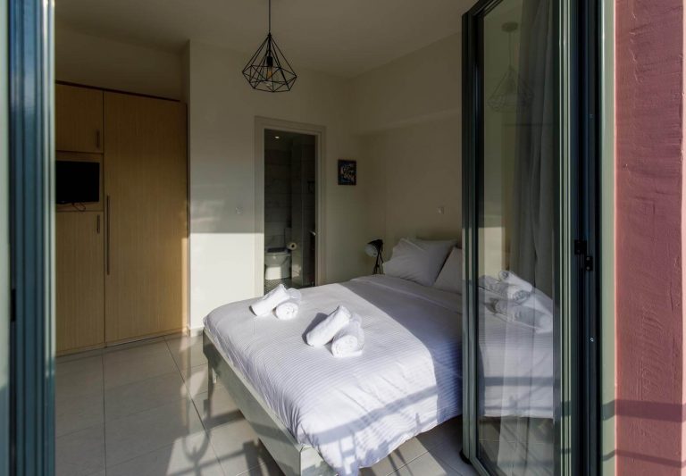 22 Melpomene Balcony Studio Apartment