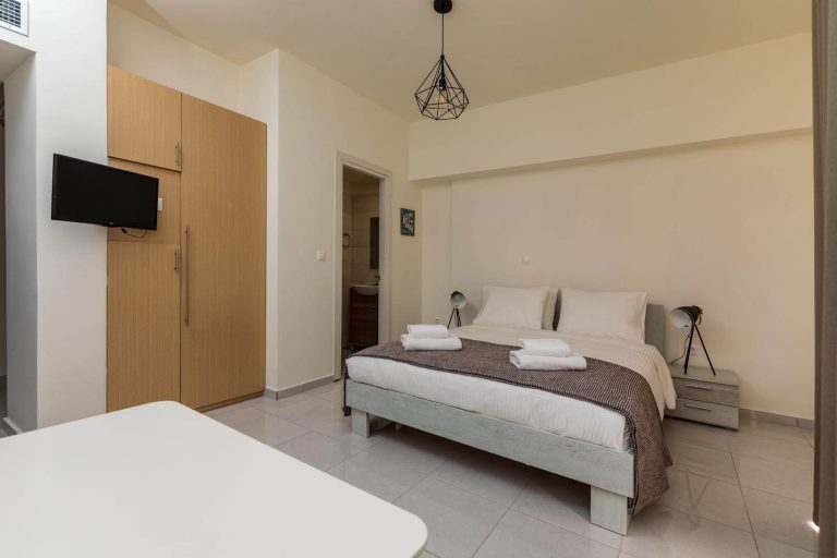 22 Melpomene Balcony Studio Apartment