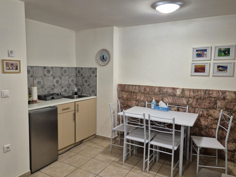 Coffee/Dining corner