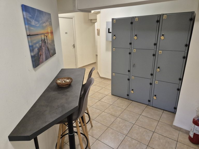 Free Lockers